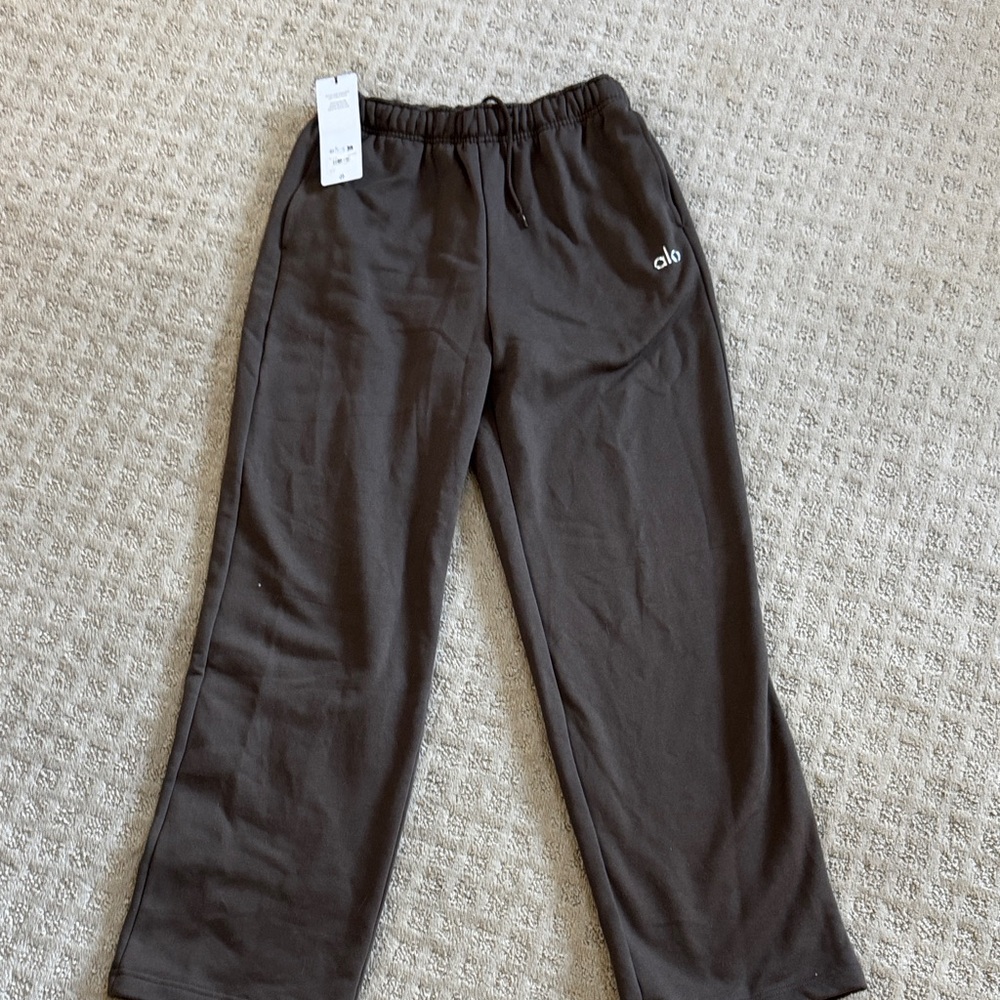 ALO Yoga women’s  Dark Brown Joggers, brand new!